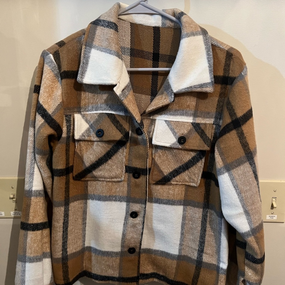 Small brown and white button up shacket.